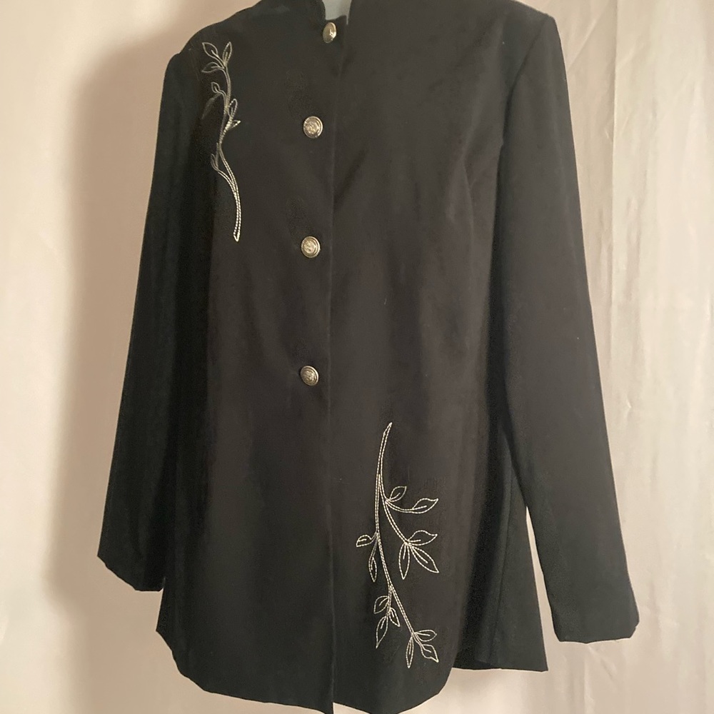 Helene blake embroidered top button down 14 w